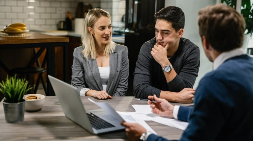 E-commerce Evolution: Empowering Online Retailer PQR with Seamless Cross-Border Delivery